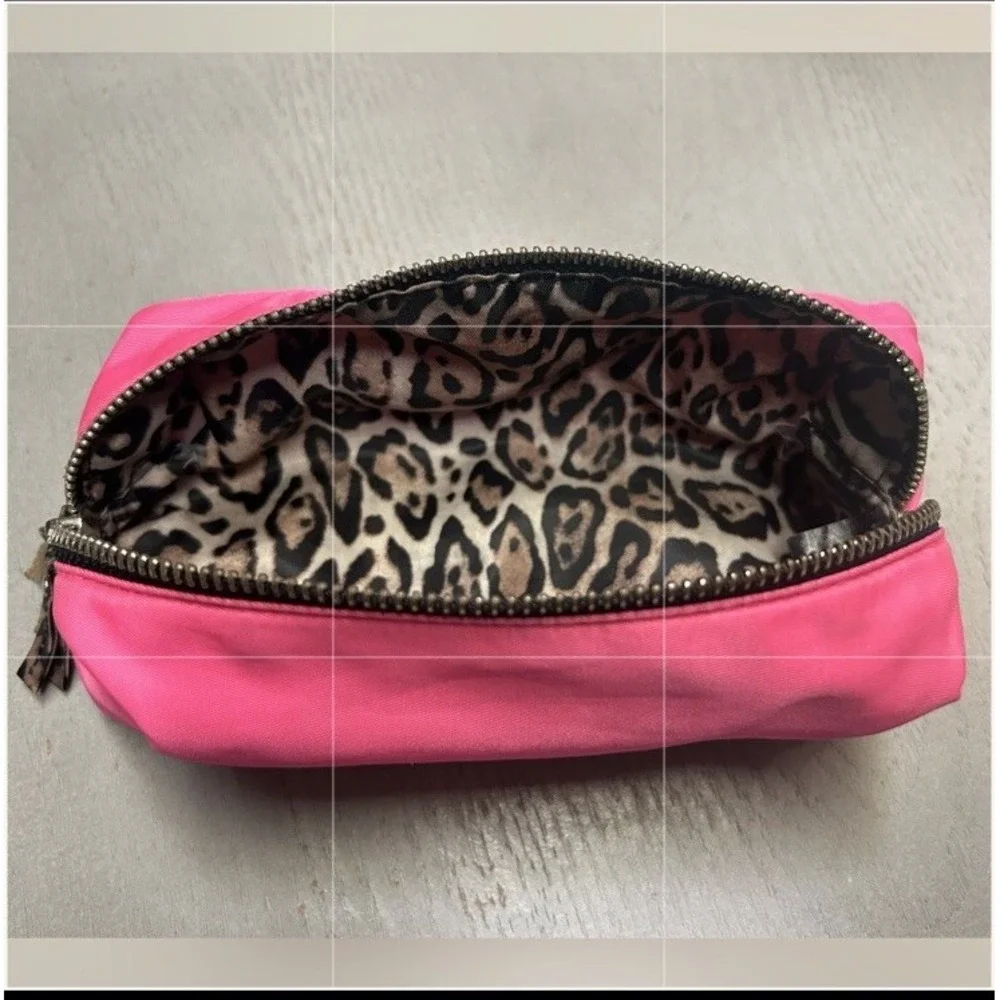 Victoria's Secret Satin Cosmetic Bag /‎ Makeup Bag Pink